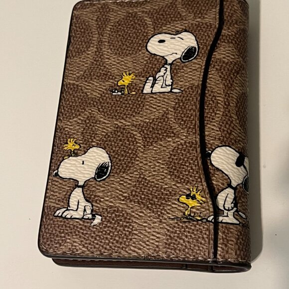Coach Peanuts Card Wallet In Signature Canvas With Snoopy Print CBK50 NWT - Picture 2 of 5